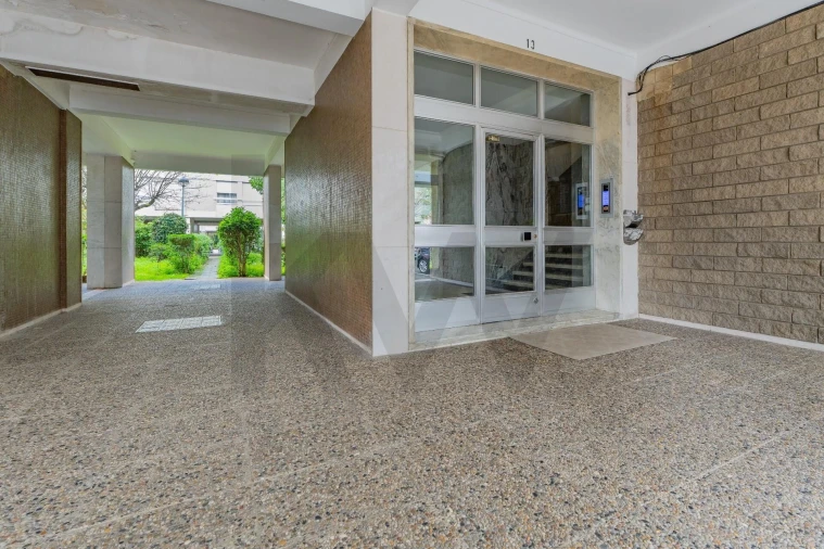 Apartamento T3 para Venda em Moscavide e Portela Foto 32