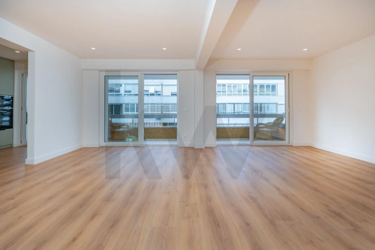 Apartamento T3 para Venda em Moscavide e Portela Foto 6