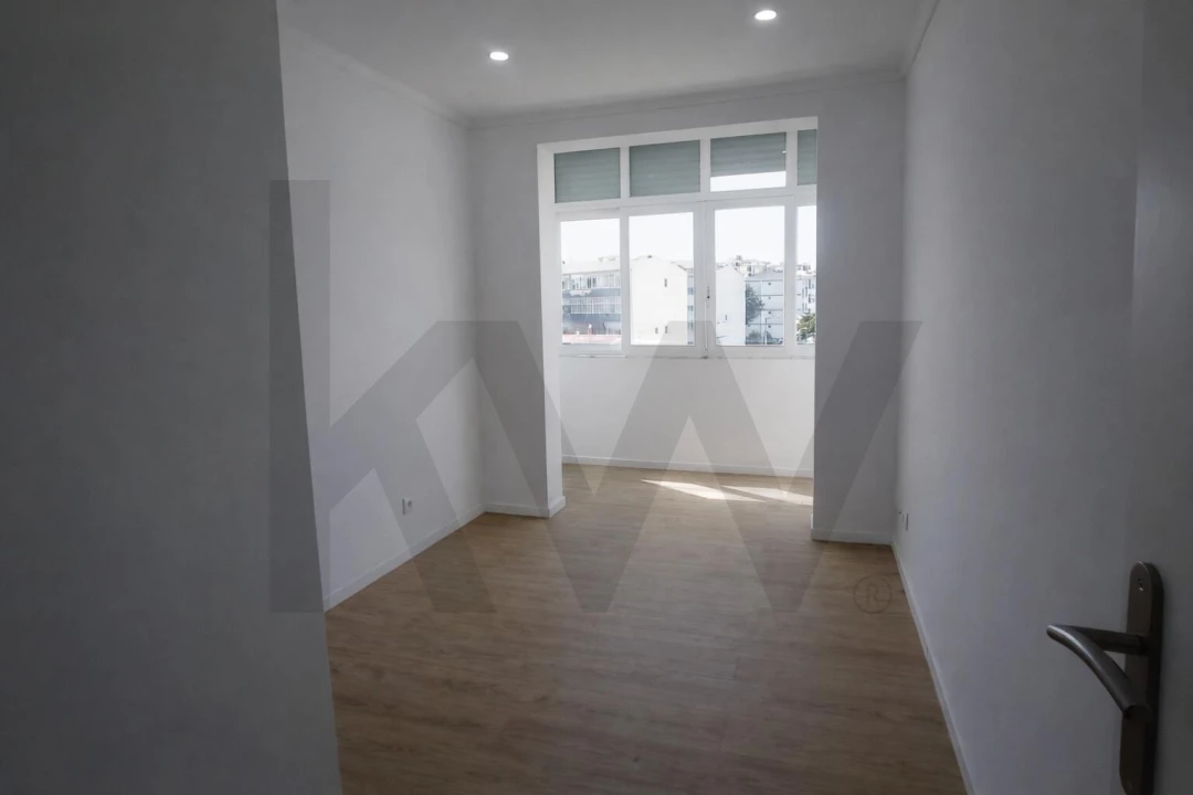 Apartamento T1 para Arrendamento em Charneca de Caparica e Sobreda Foto 6