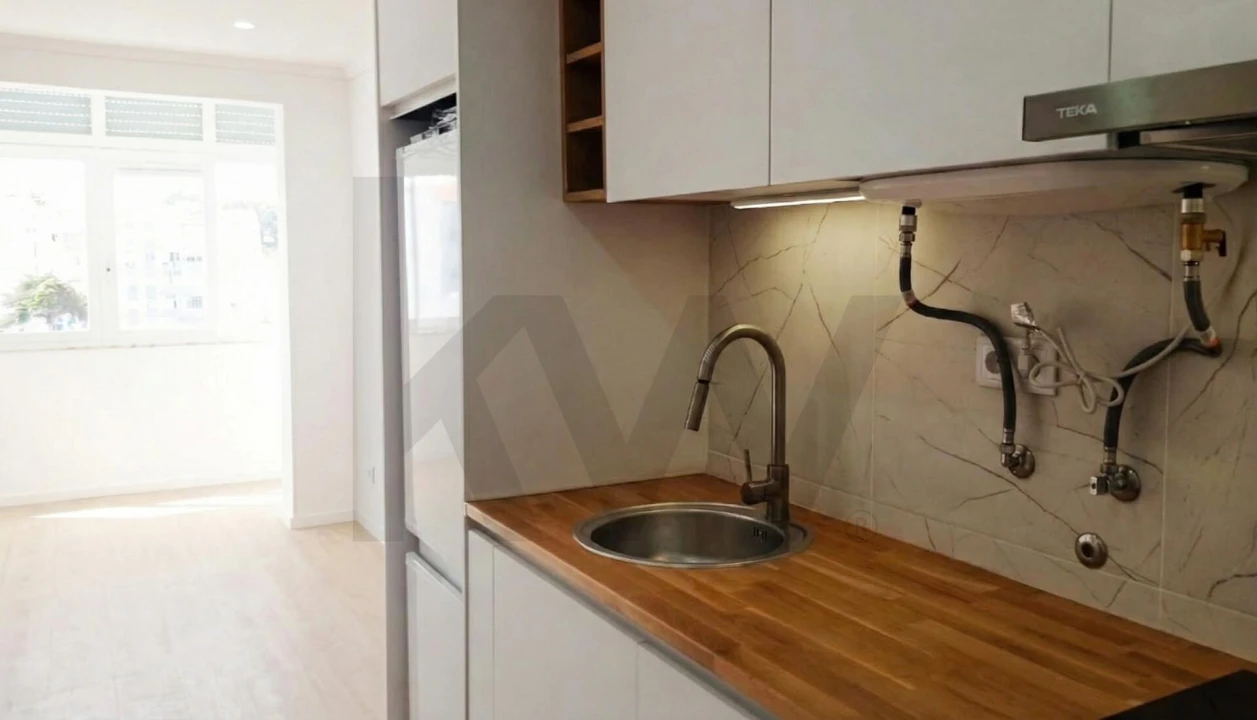 Apartamento T1 para Arrendamento em Charneca de Caparica e Sobreda Foto 1