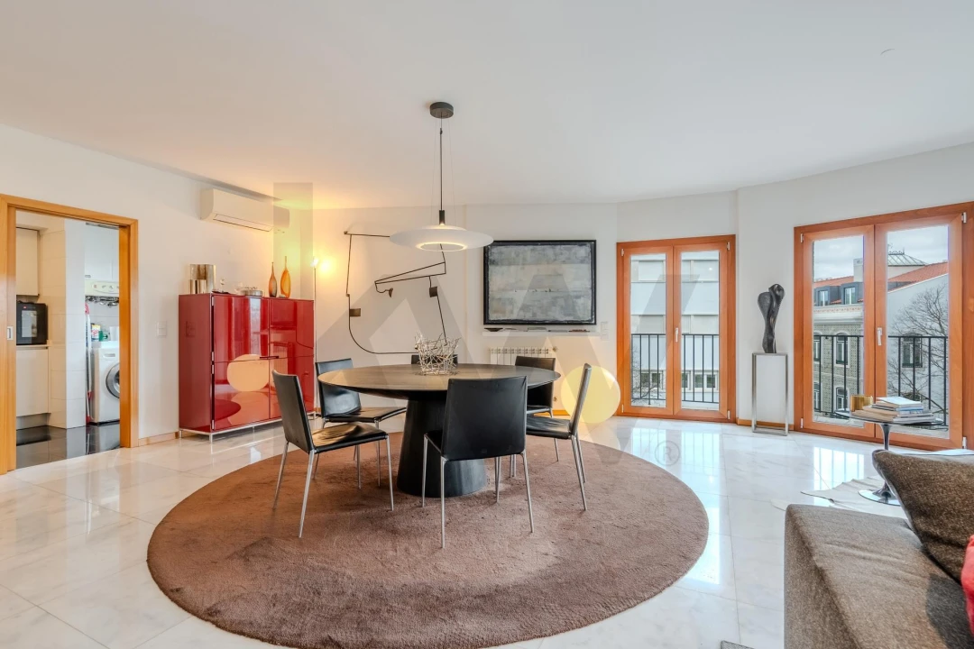 Apartamento T3 para Arrendamento em Campo de Ourique Foto 6