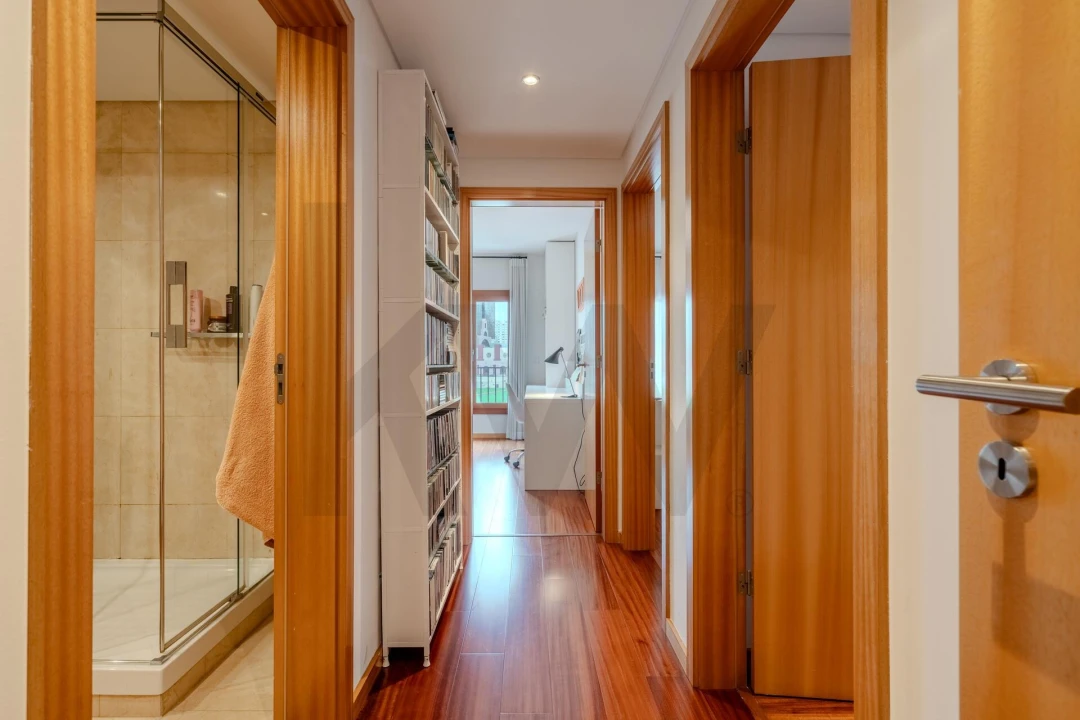 Apartamento T3 para Arrendamento em Campo de Ourique Foto 18