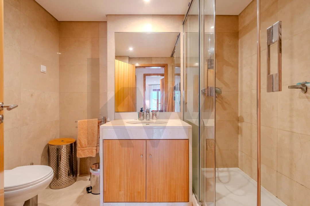 Apartamento T3 para Arrendamento em Campo de Ourique Foto 30