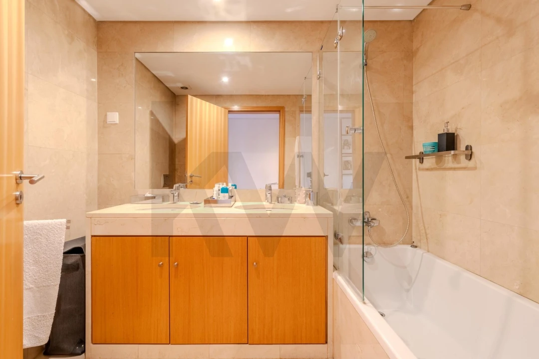 Apartamento T3 para Arrendamento em Campo de Ourique Foto 22