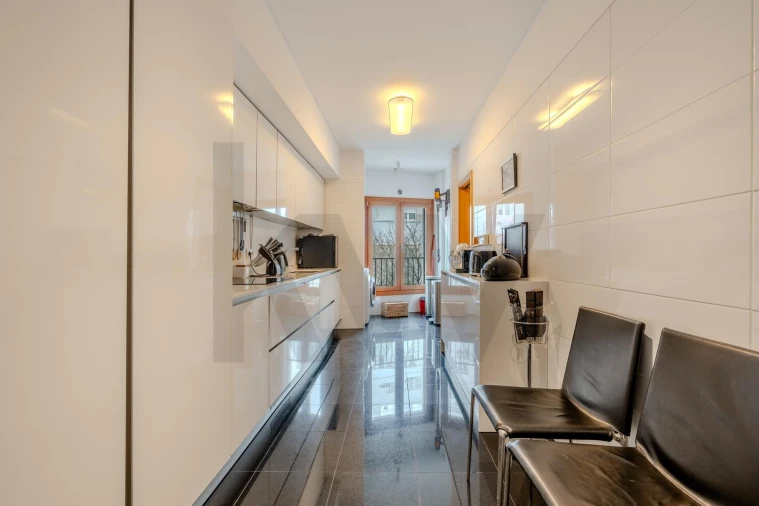 Apartamento T3 para Arrendamento em Campo de Ourique Foto 14