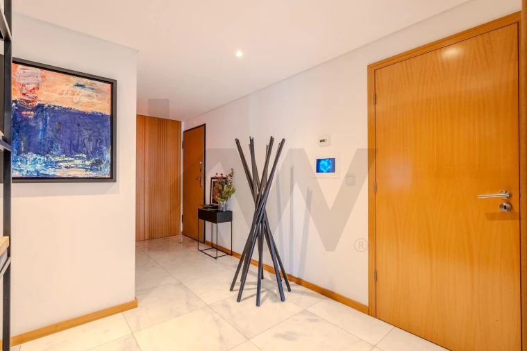 Apartamento T3 para Arrendamento em Campo de Ourique Foto 32