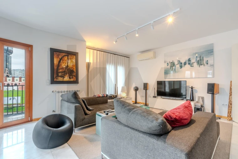 Apartamento T3 para Arrendamento em Campo de Ourique Foto 3