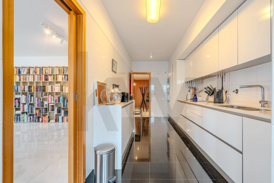 Apartamento T3 para Arrendamento em Campo de Ourique Foto 12