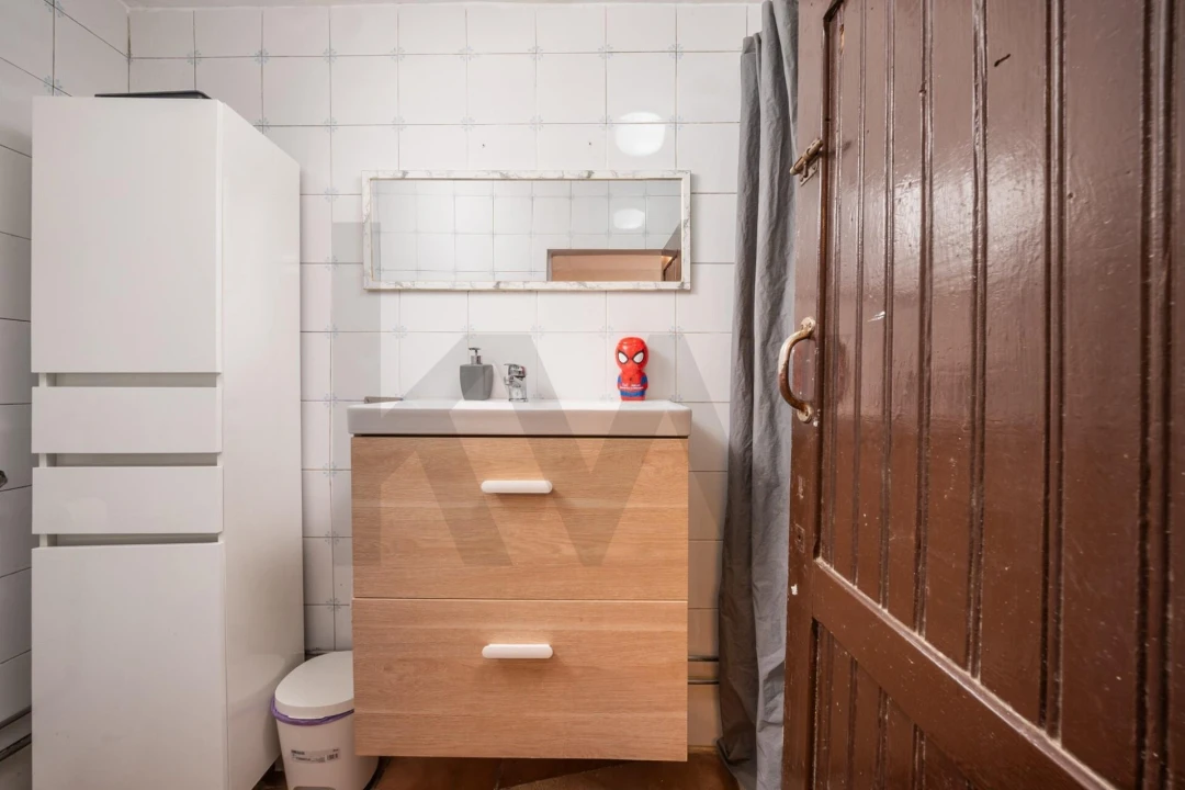 Moradia T1 para Venda em Casal Comba Foto 13