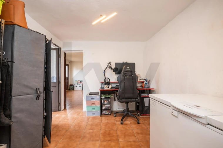 Moradia T1 para Venda em Casal Comba Foto 12