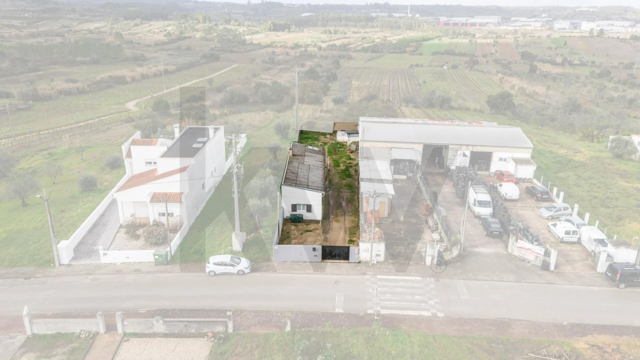 Moradia T1 para Venda em Casal Comba Foto 4