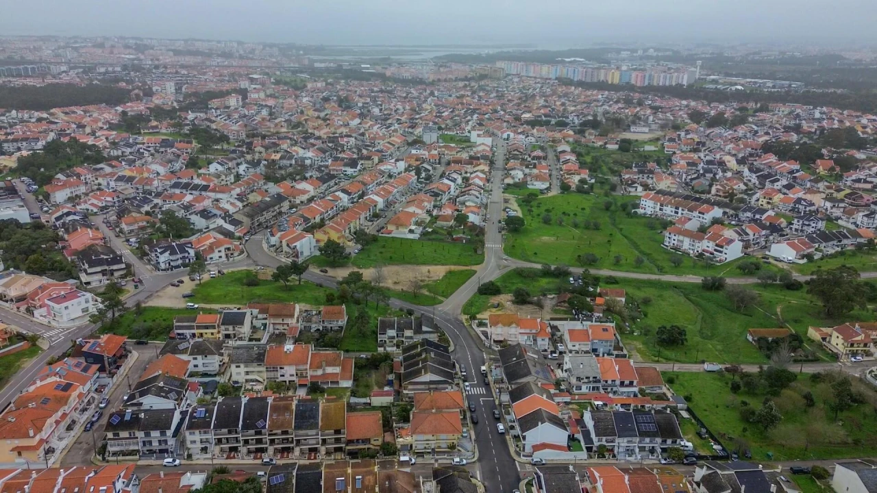 Terreno para Venda em Corroios Foto 15