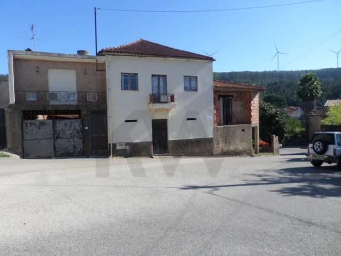 Moradia T3 para Venda em Sazes do Lorvão Foto 1
