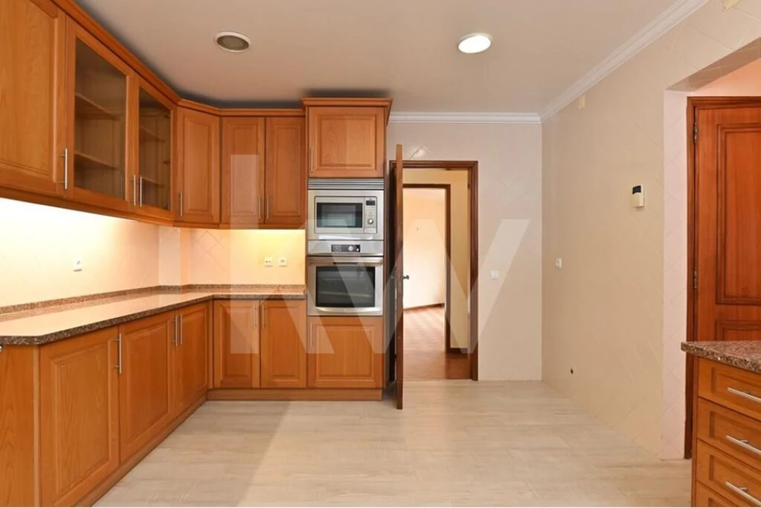 Moradia T6 para Venda em Alcabideche Foto 26