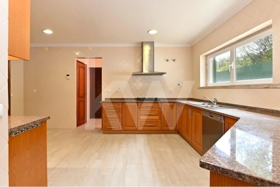 Moradia T6 para Venda em Alcabideche Foto 24