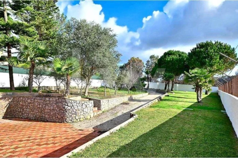 Moradia T6 para Venda em Alcabideche Foto 1