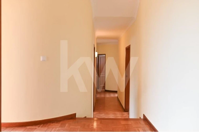 Moradia T6 para Venda em Alcabideche Foto 13