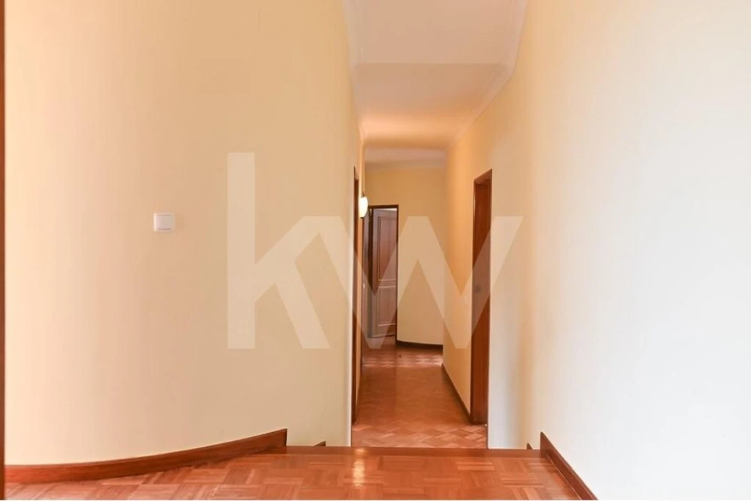 Moradia T6 para Venda em Alcabideche Foto 13