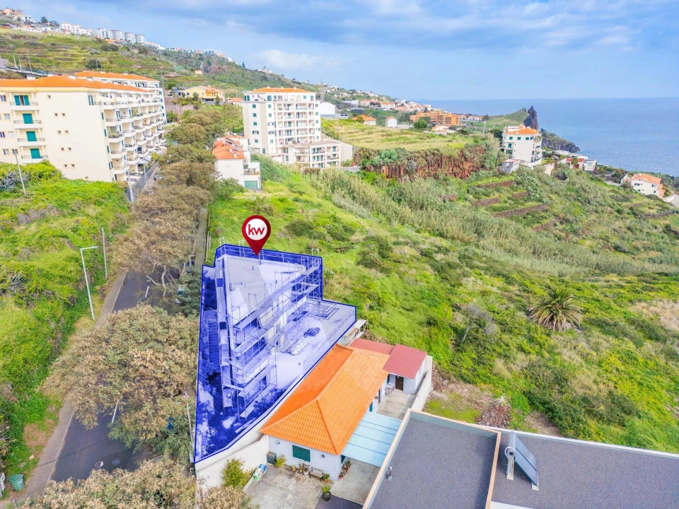 Moradia T3 para Venda em Caniço Foto 11