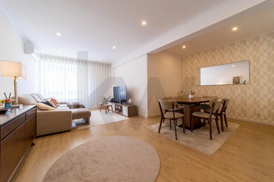 Apartamento T3 para Venda em Moscavide e Portela Foto 1