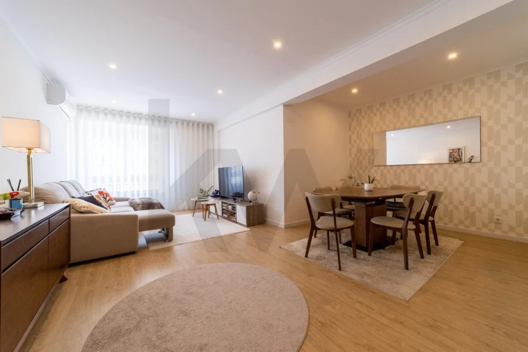 Apartamento T3 para Venda em Moscavide e Portela Foto 1