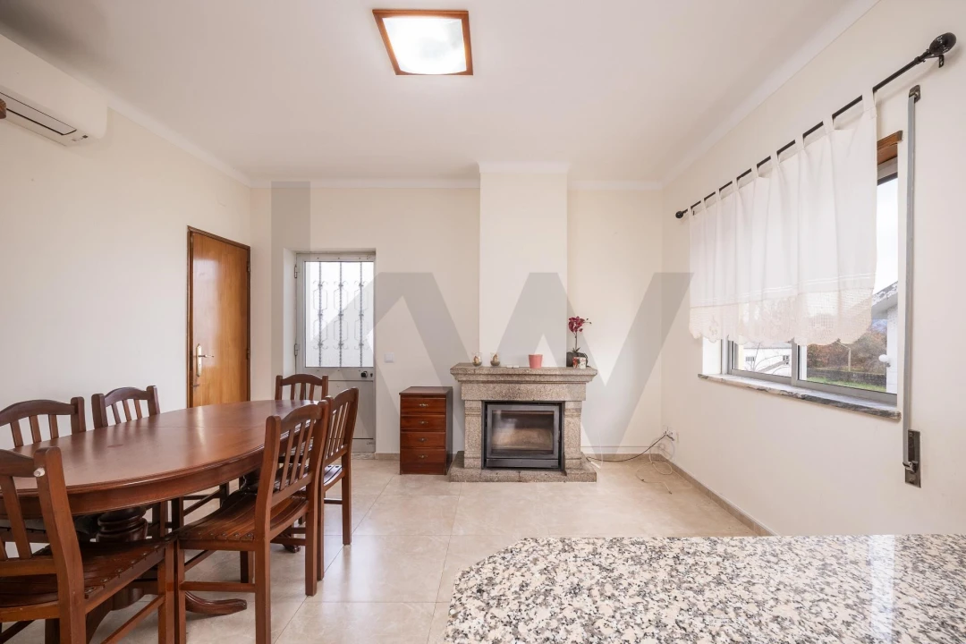 Moradia T4 para Venda em Travanca de Lagos Foto 5