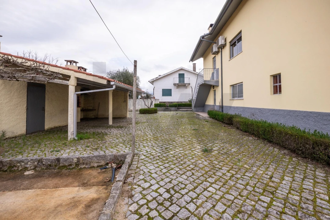 Moradia T4 para Venda em Travanca de Lagos Foto 30