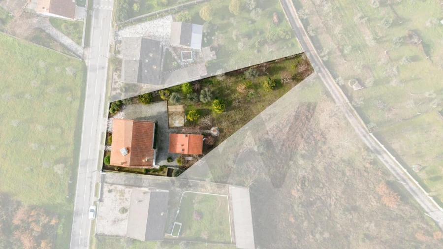 Moradia T4 para Venda em Travanca de Lagos Foto 38