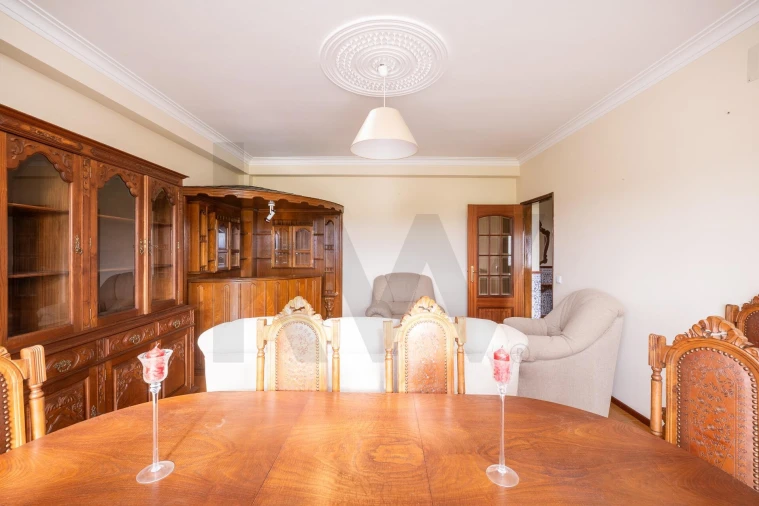 Moradia T4 para Venda em Travanca de Lagos Foto 2