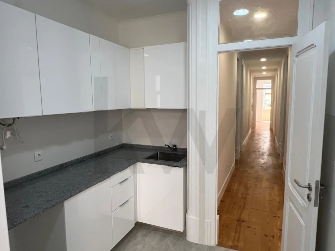 Apartamento T3 para Arrendamento em Avenidas Novas Foto 14