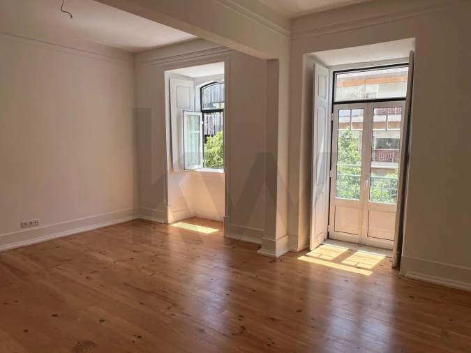 Apartamento T3 para Arrendamento em Avenidas Novas Foto 2