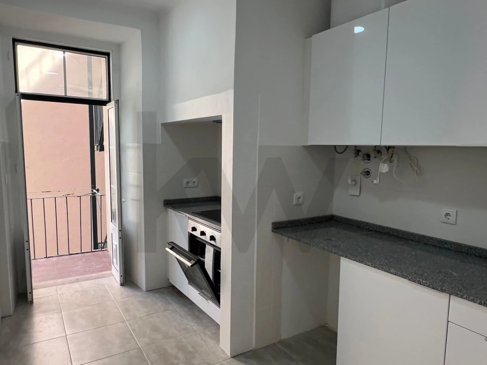 Apartamento T3 para Arrendamento em Avenidas Novas Foto 17