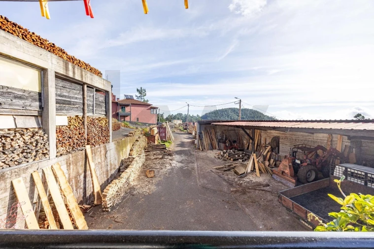 Moradia T3 para Venda em Camacha Foto 27