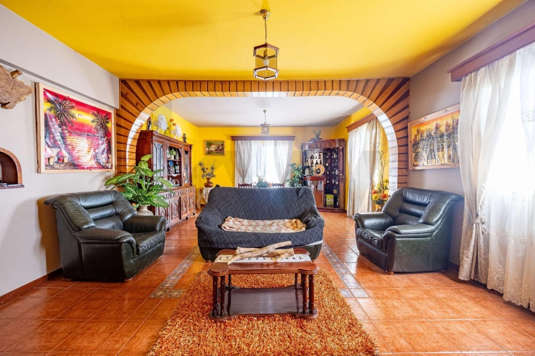 Moradia T3 para Venda em Camacha Foto 4