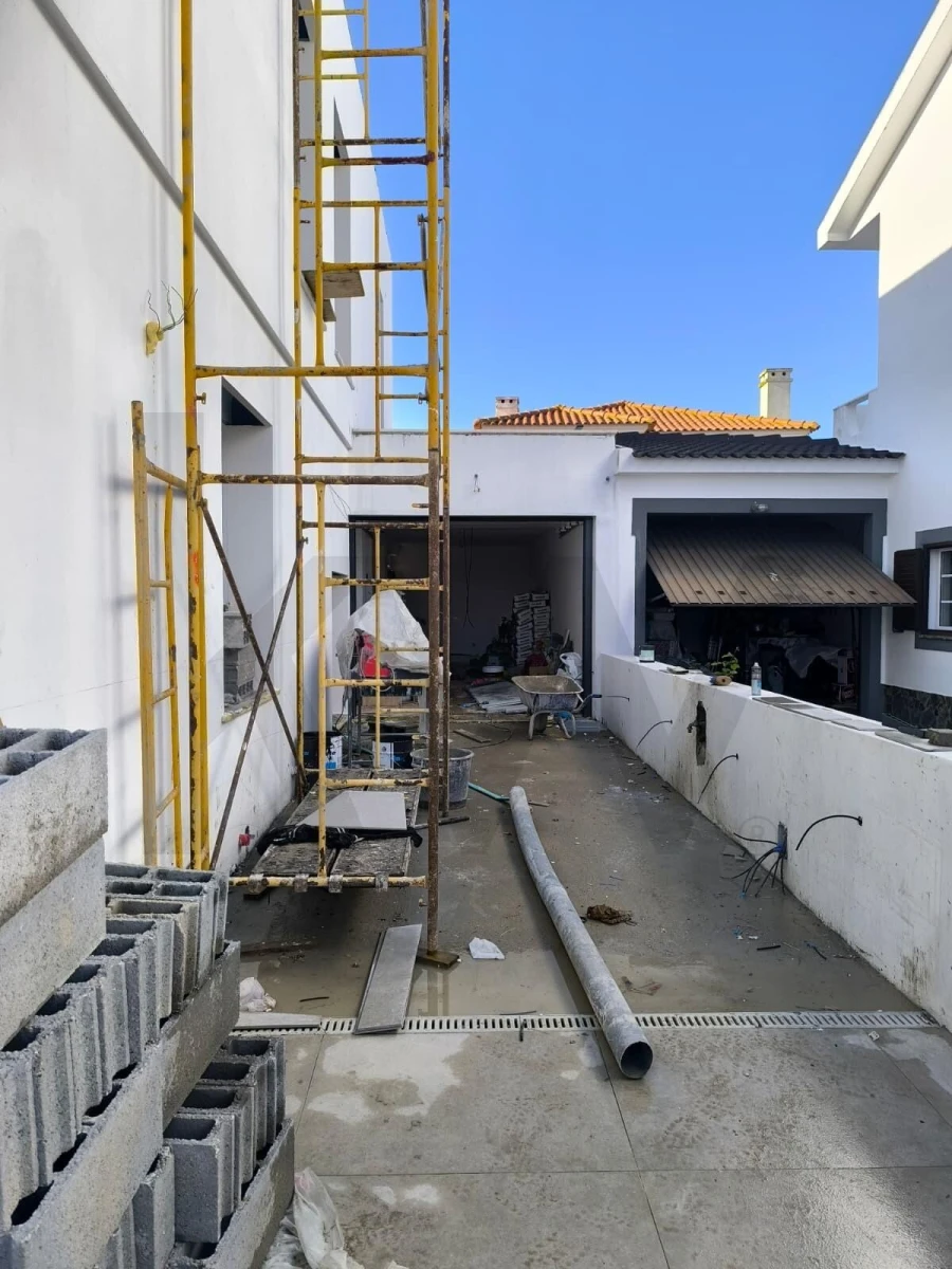 Moradia T4 para Venda em Amora Foto 3