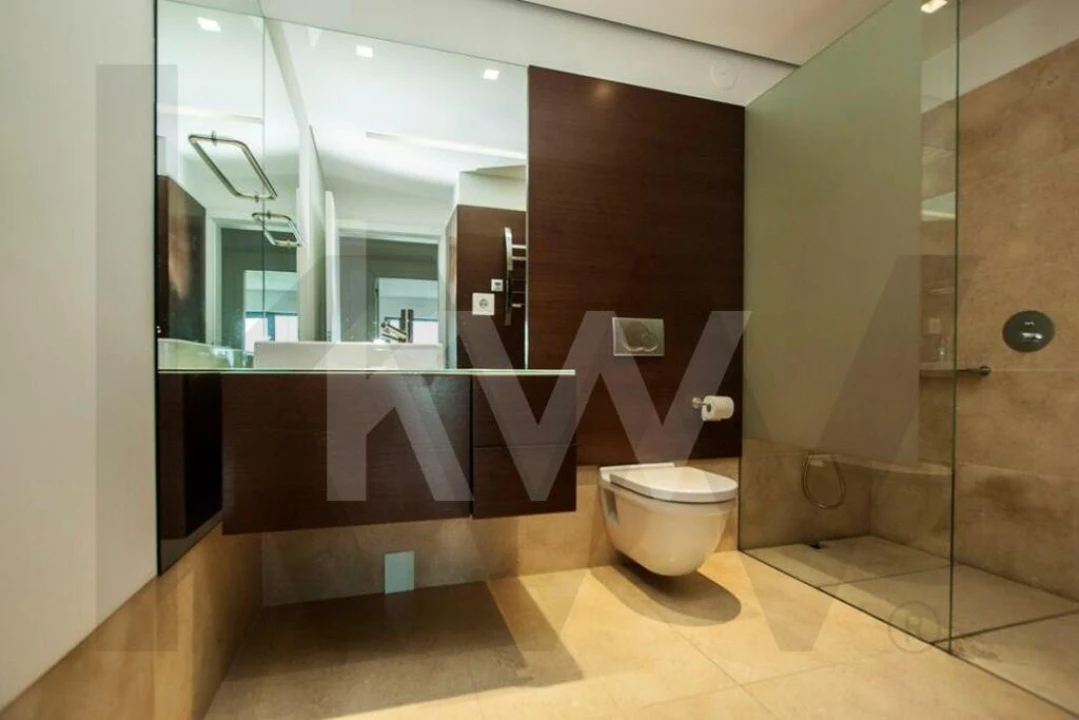 Apartamento T3 para Arrendamento em Alvalade Foto 23