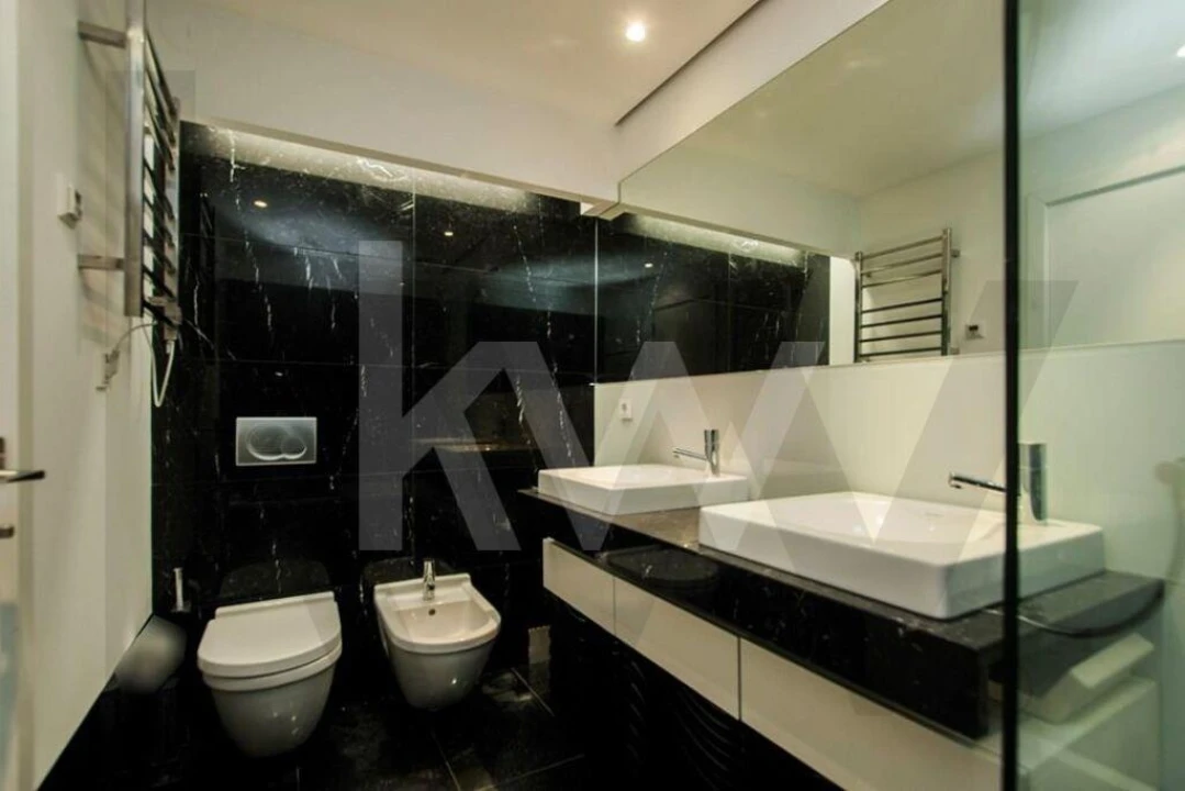 Apartamento T3 para Arrendamento em Alvalade Foto 13