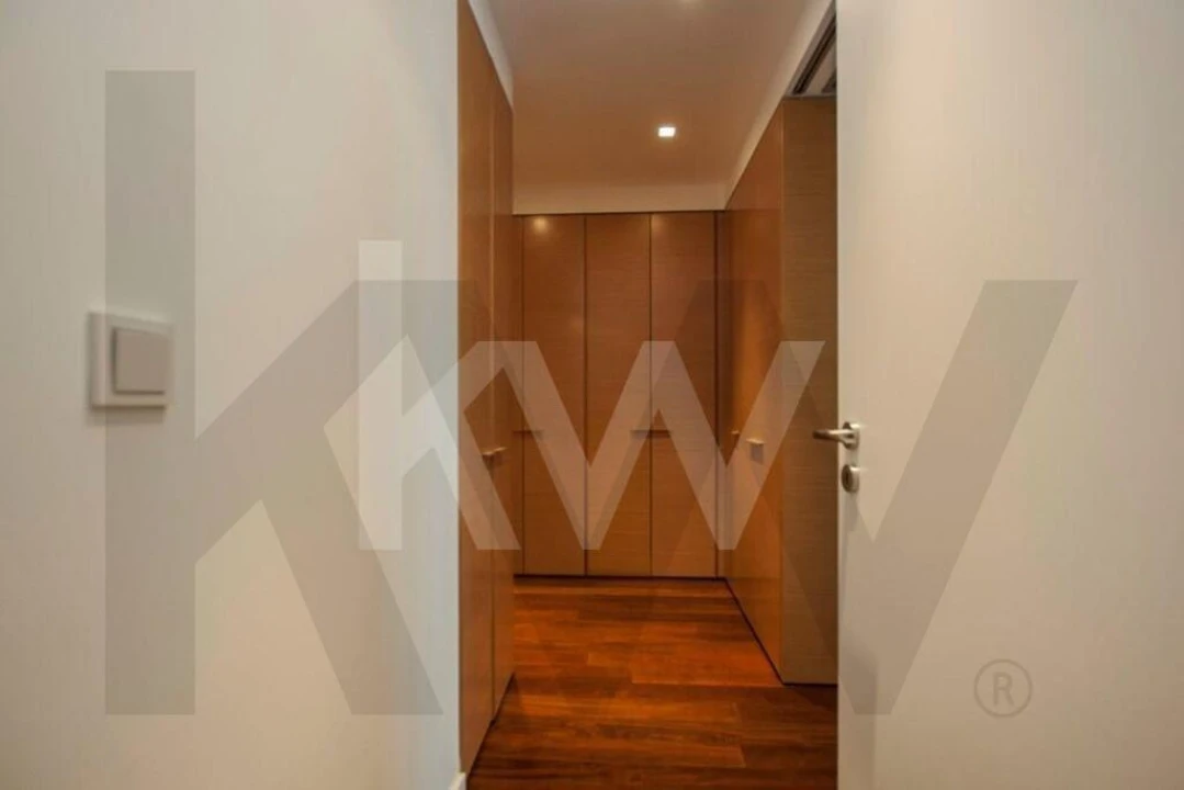 Apartamento T3 para Arrendamento em Alvalade Foto 7