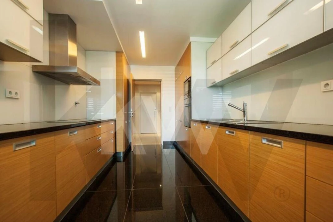 Apartamento T3 para Arrendamento em Alvalade Foto 22