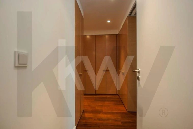 Apartamento T3 para Arrendamento em Alvalade Foto 7