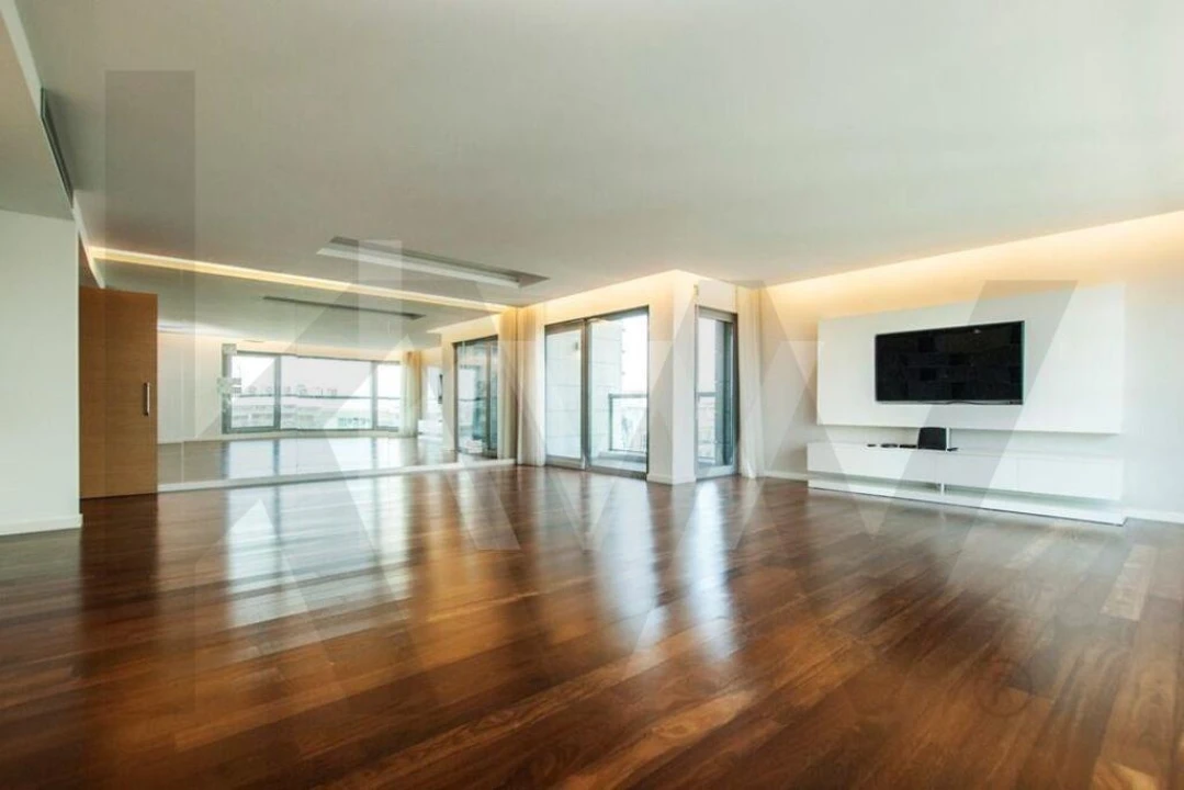 Apartamento T3 para Arrendamento em Alvalade Foto 3