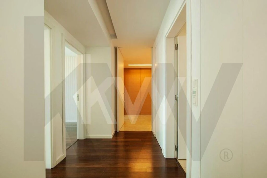 Apartamento T3 para Arrendamento em Alvalade Foto 14