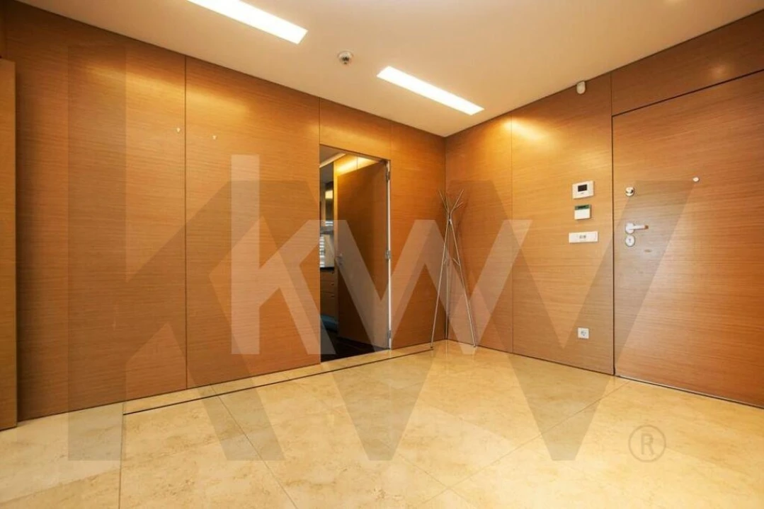 Apartamento T3 para Arrendamento em Alvalade Foto 19