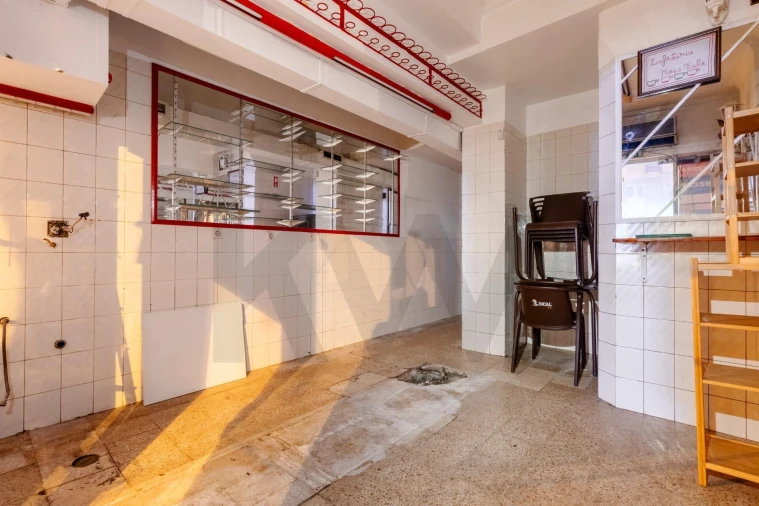 Loja para Arrendamento em São Domingos de Benfica Foto 2