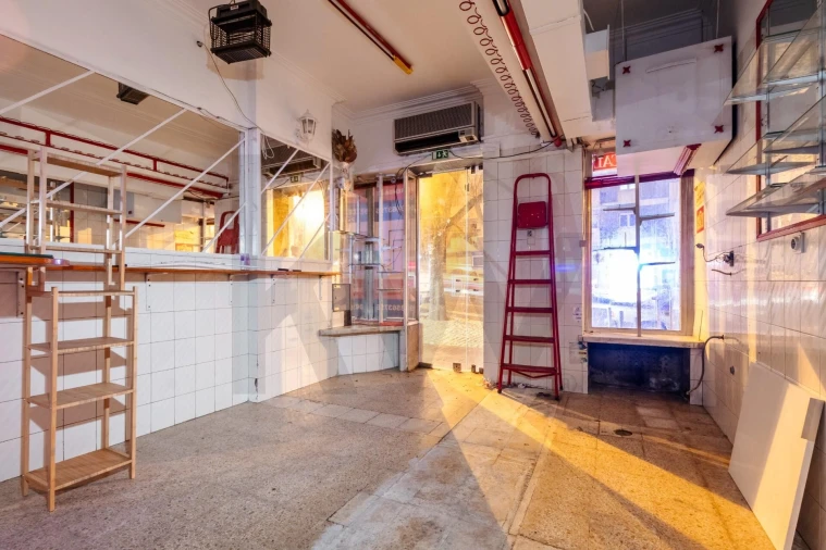 Loja para Arrendamento em São Domingos de Benfica Foto 4