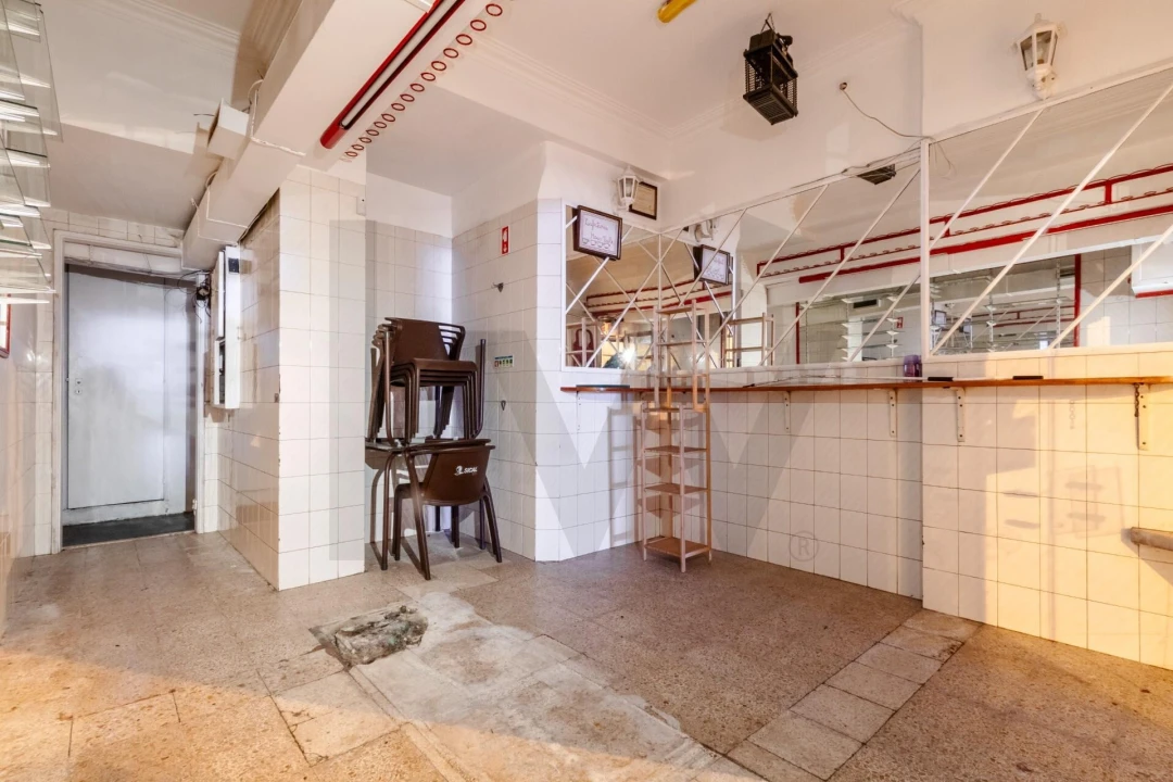 Loja para Arrendamento em São Domingos de Benfica Foto 3