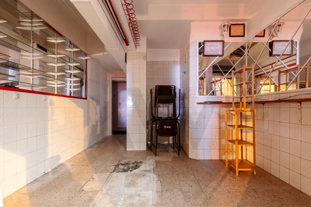 Loja para Arrendamento em São Domingos de Benfica Foto 6