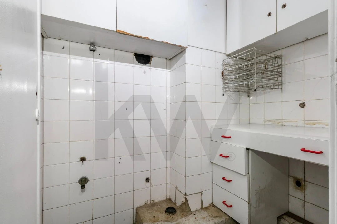 Loja para Arrendamento em São Domingos de Benfica Foto 11