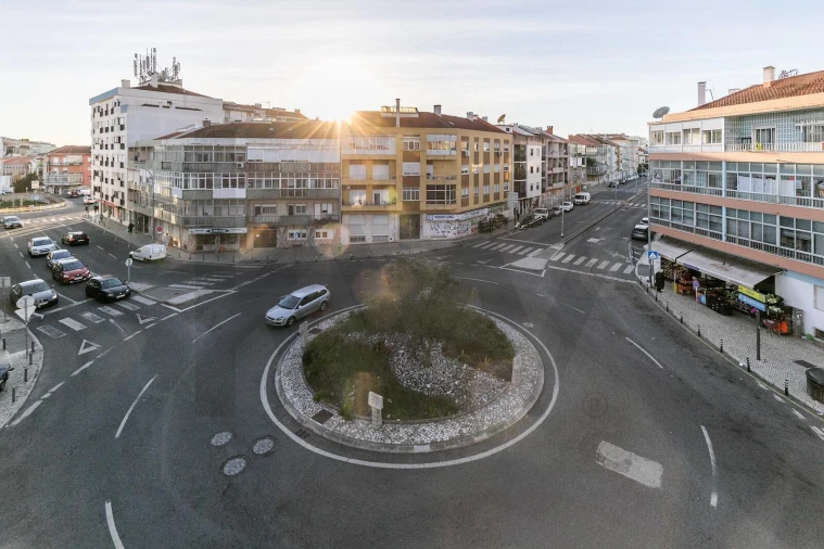 Loja para Arrendamento em Mina de Água Foto 10