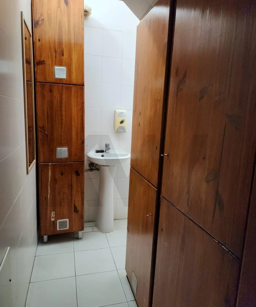 Loja para Arrendamento em Laranjeiro e Feijó Foto 8